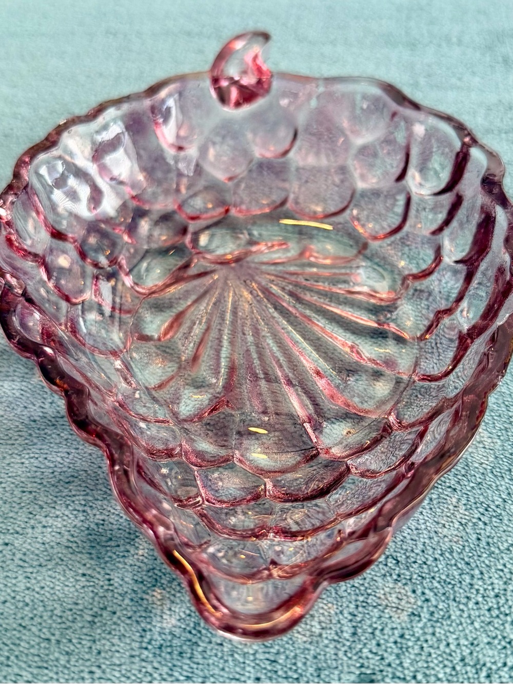 Anchor Hocking Pink Shell-Pattern Glass Dish - Picture 4 of 7